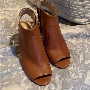 Great camel colored leather open toe heel